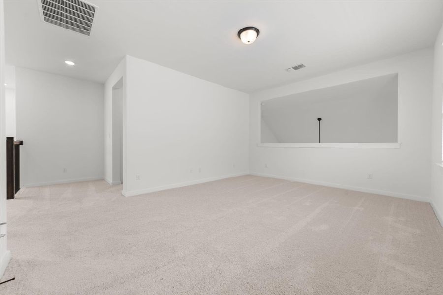 Spacious, unfurnished interior of a new home in Heritage, Dripping Springs (Image 14).