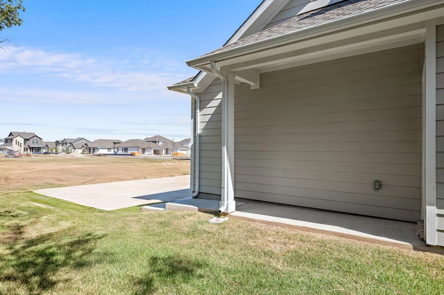 Exterior details and patio area of a home in , Buda (Image 3).