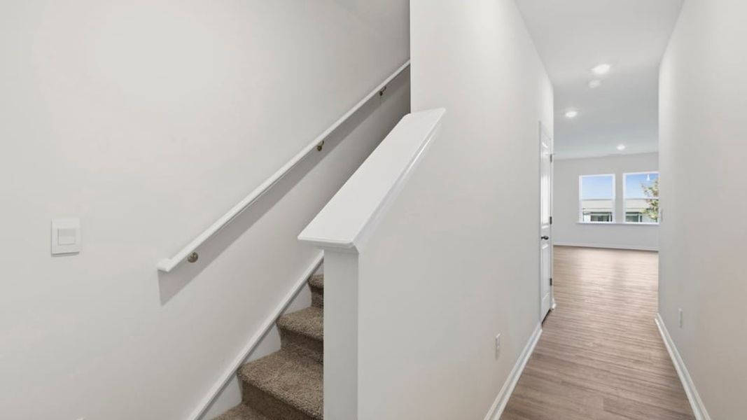Spacious, unfurnished interior of a new home in Tanglewood Townes, Greenville (Image 20).