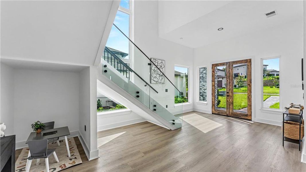 Spacious, unfurnished interior of a new home in , Lake Alfred (Image 54).