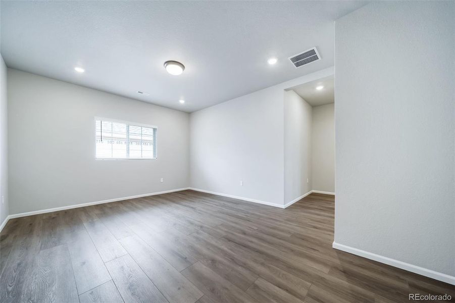 Spacious, unfurnished interior of a new home in , Aurora (Image 19).