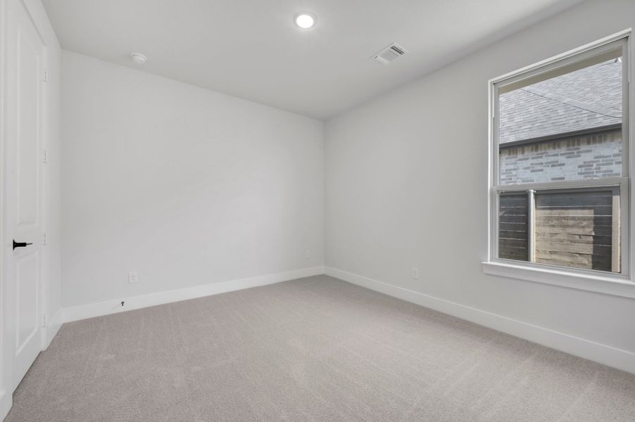 Spacious, unfurnished interior of a new home in Treeline, Justin (Image 22).