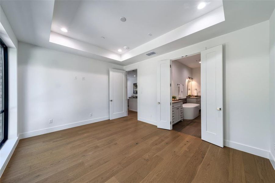 Spacious, unfurnished interior of a new home in , Dallas (Image 22).