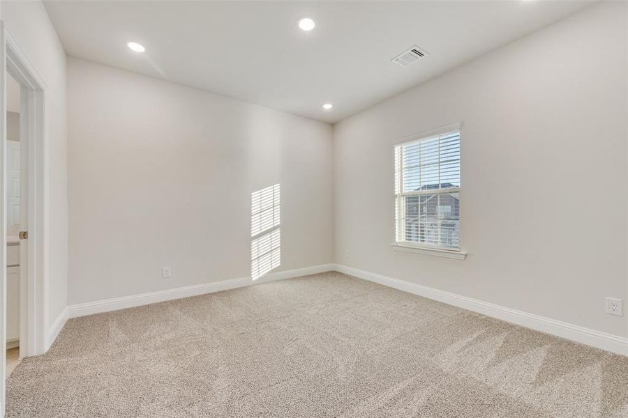 Spacious, unfurnished interior of a new home in Sutton Fields, Celina (Image 15).