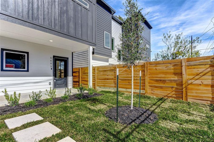 Front exterior of a new home in , Houston, TX, highlighting curb appeal (Image 26).