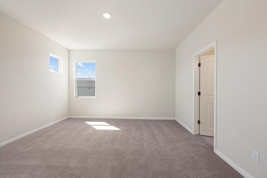 Spacious, unfurnished interior of a new home in Lariat, Liberty Hill (Image 37).