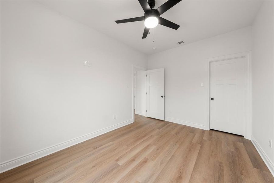 Spacious, unfurnished interior of a new home in , Valley Mills (Image 15).