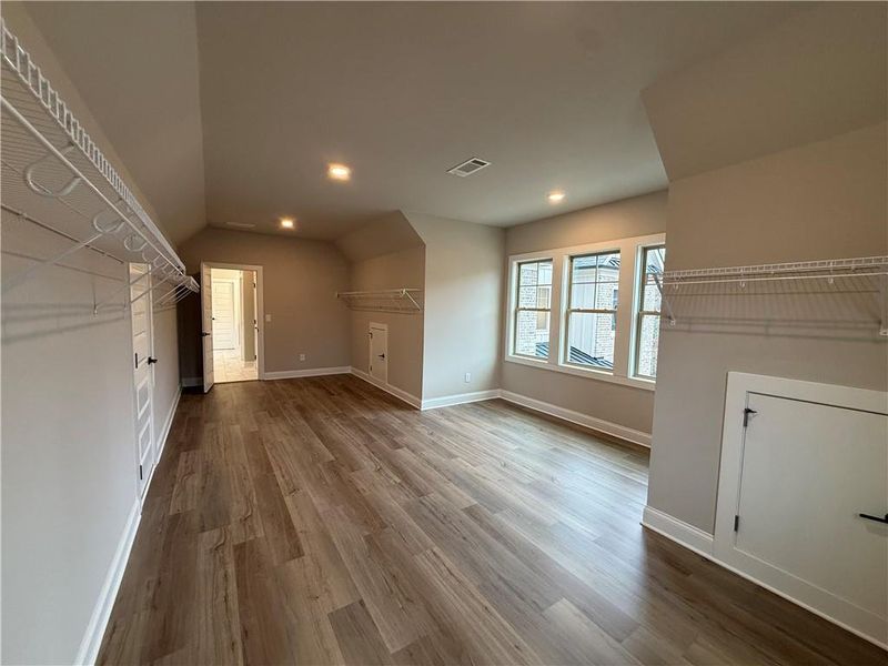 Spacious, unfurnished interior of a new home in , Jefferson (Image 40).