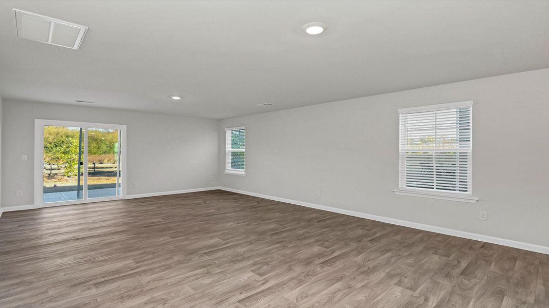 Spacious, unfurnished interior of a new home in Gates Village, Lugoff (Image 15).