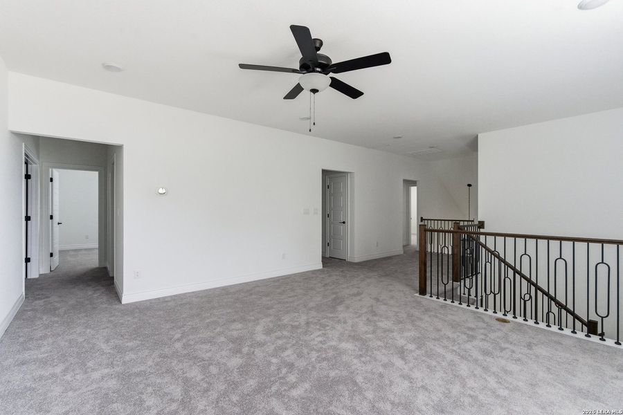 Spacious, unfurnished interior of a new home in Davis Ranch, San Antonio (Image 14).