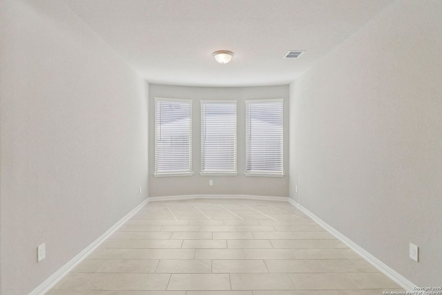 Spacious, unfurnished interior of a new home in Royal Crest, San Antonio (Image 32). Spacious, unfurnished interior of a new home in Royal Crest, San Antonio (Image 32).
