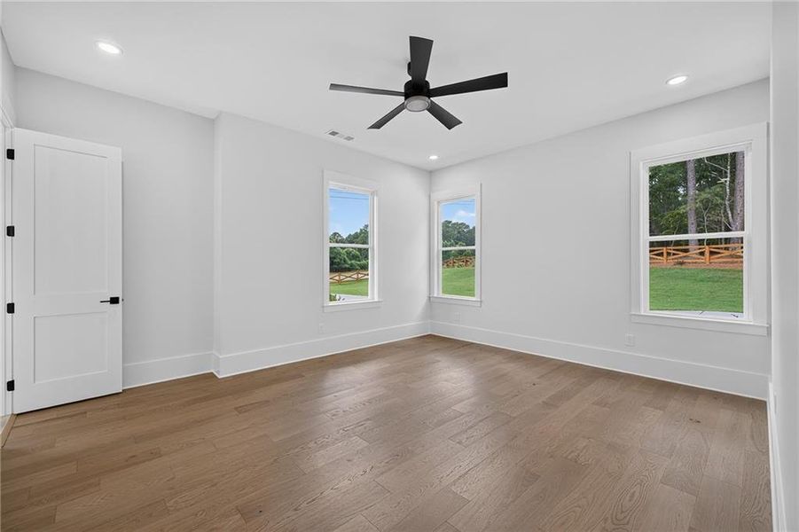 Spacious, unfurnished interior of a new home in , Lawrenceville (Image 25).