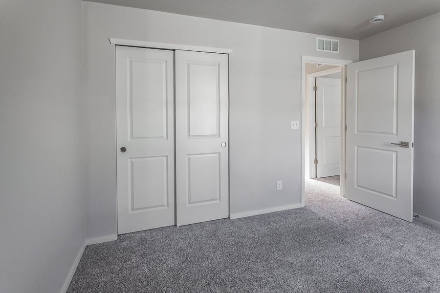 Spacious, unfurnished interior of a new home in Trailside, Timnath (Image 18).