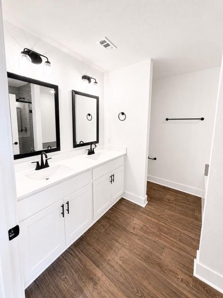 Primary Bath - Double Sinks