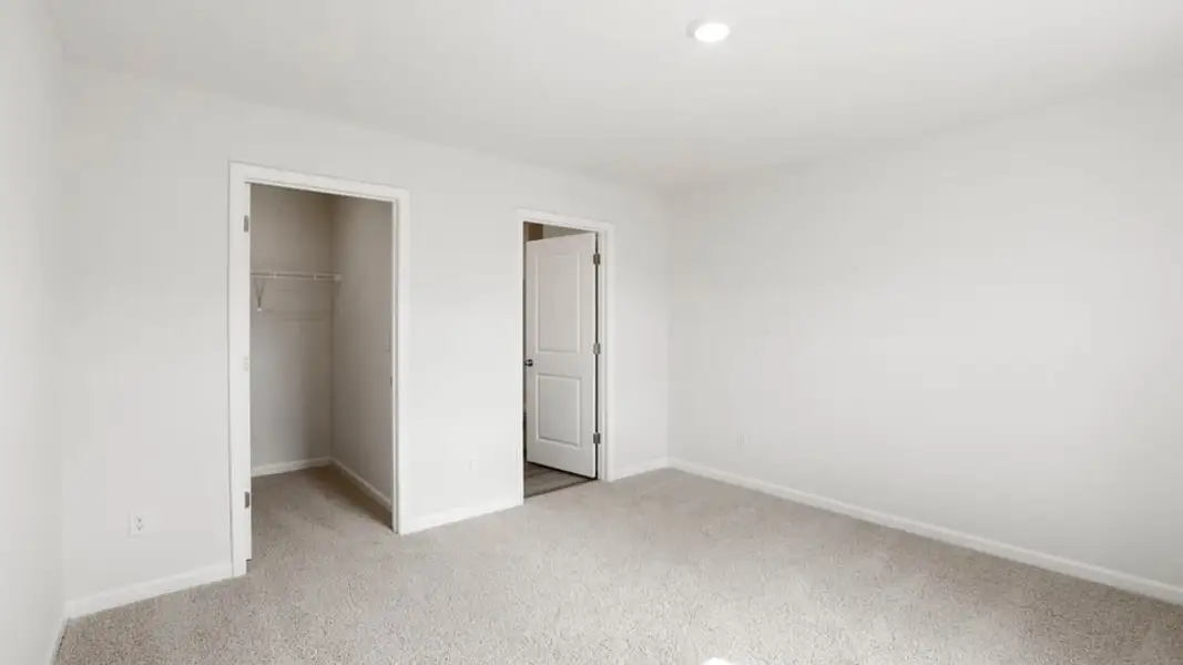 Spacious, unfurnished interior of a new home in Varner Station, Woodruff (Image 30).
