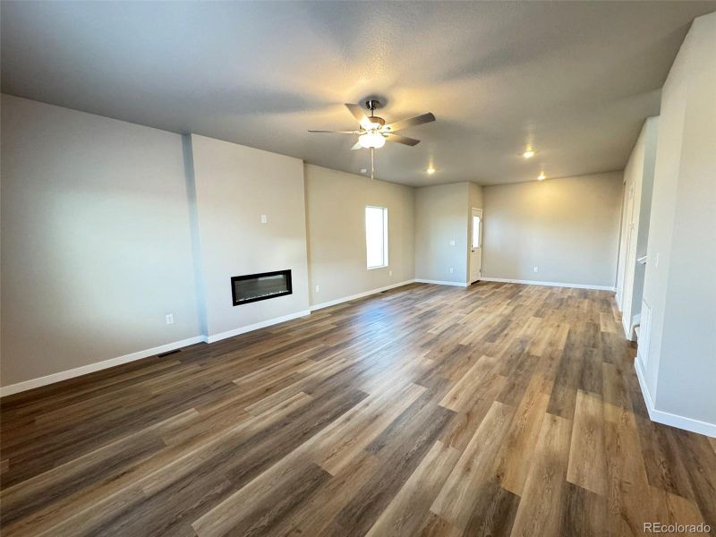 Spacious, unfurnished interior of a new home in Farmstead, Berthoud (Image 4).