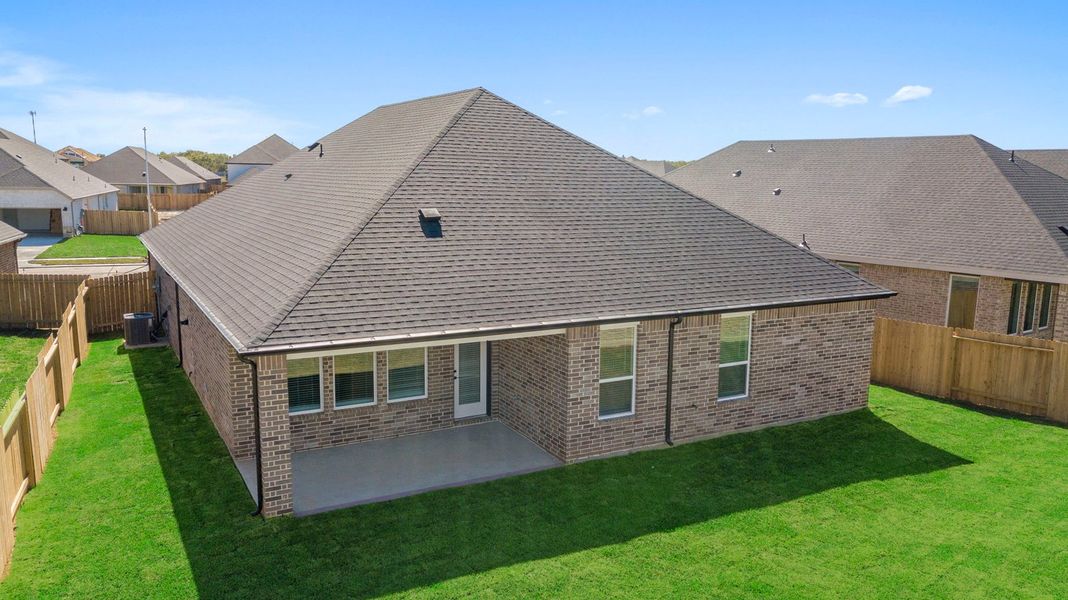 Representative exterior details of a home built from the Lancaster - 2385 by D.R. Horton in Marlow Lake, Texas City (Image 2).