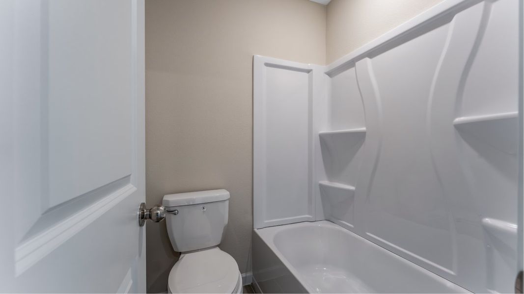 Avalon Woods Boone Bath2 1of2 F2