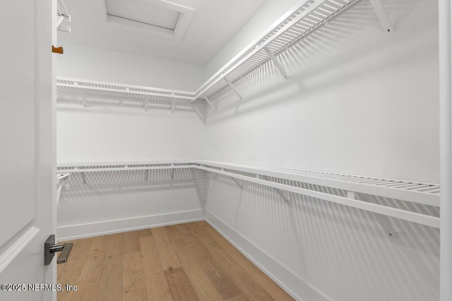 Spacious, unfurnished interior of a new home in , Neptune Beach (Image 23).