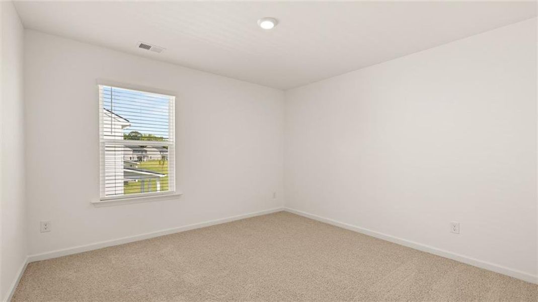 Spacious, unfurnished interior of a new home in Bridle Creek, Locust Grove (Image 31).
