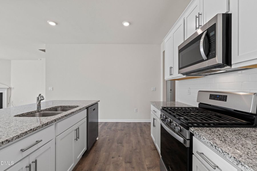 30-341 Red Brick St_3426