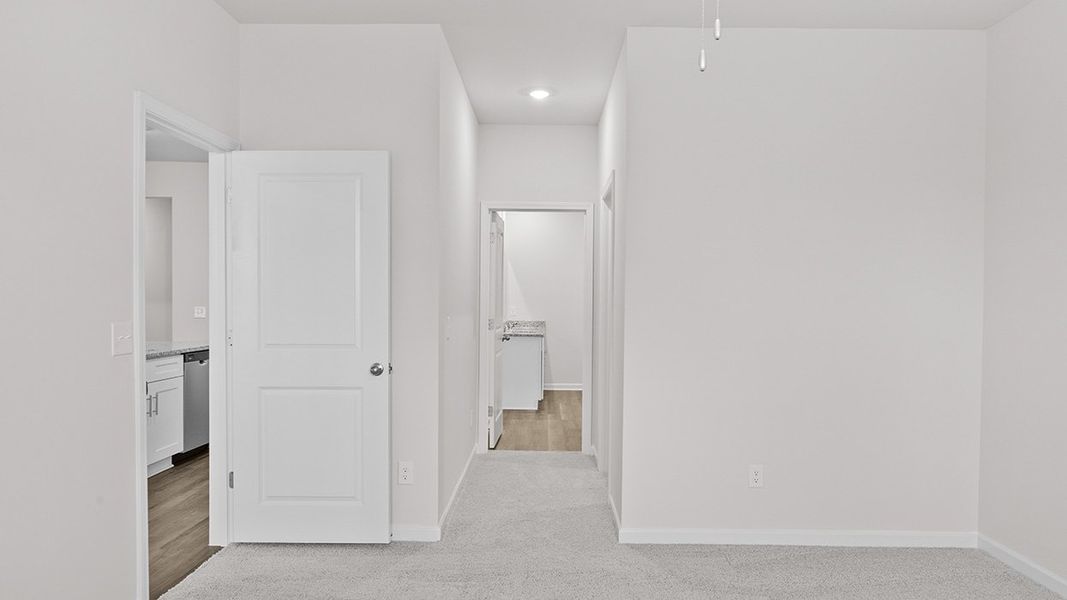 Spacious, unfurnished interior of a new home in Highland Hills, Graniteville (Image 20).