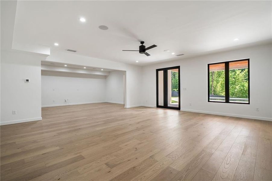 Spacious, unfurnished interior of a new home in , Atlanta (Image 23).