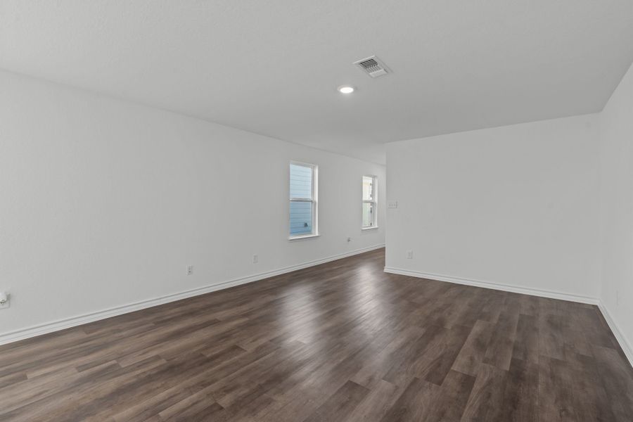 Spacious, unfurnished interior of a new home in Vista Real, Converse (Image 8). Spacious, unfurnished interior of a new home in Vista Real, Converse (Image 8).