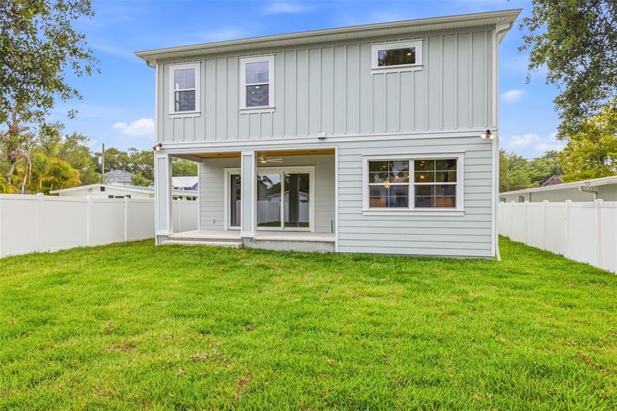 Exterior details and patio area of a home in , Tampa (Image 15).
