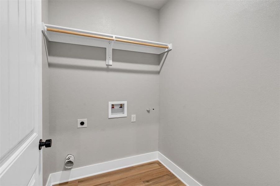 Spacious, unfurnished interior of a new home in , Granbury (Image 21).