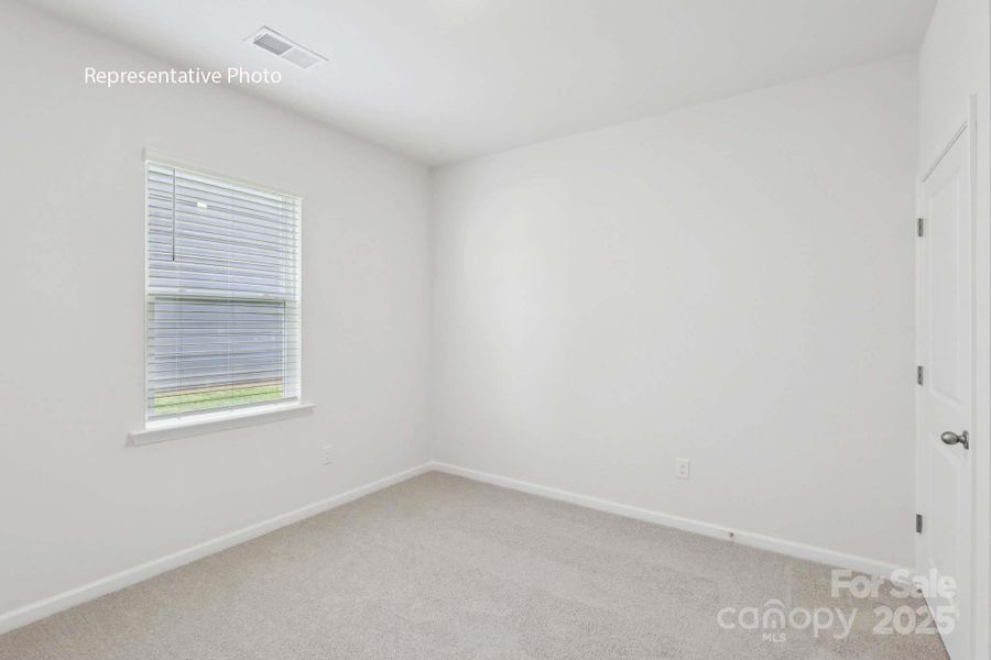 Spacious, unfurnished interior of a new home in Sonoma Hills, Charlotte (Image 32).