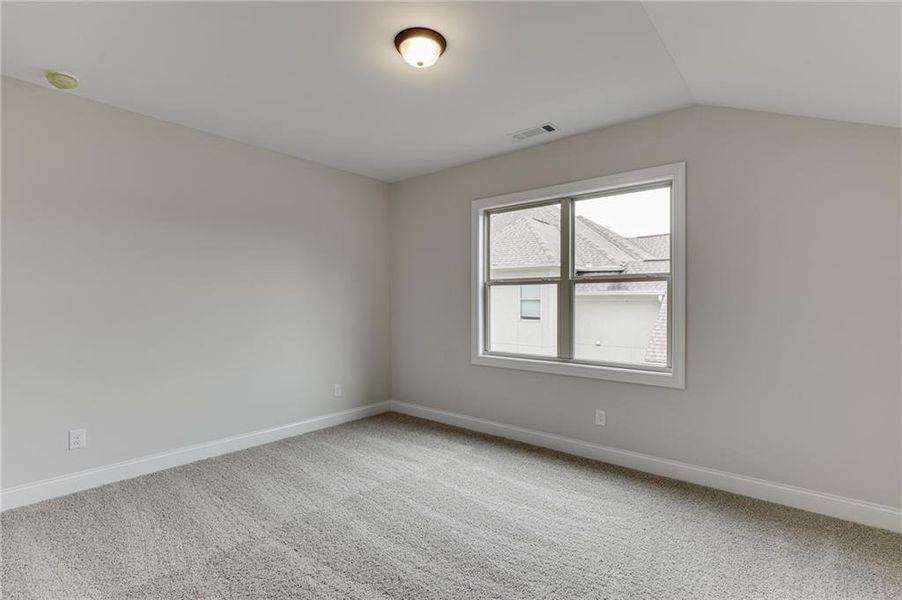 Spacious, unfurnished interior of a new home in , Jefferson (Image 24).