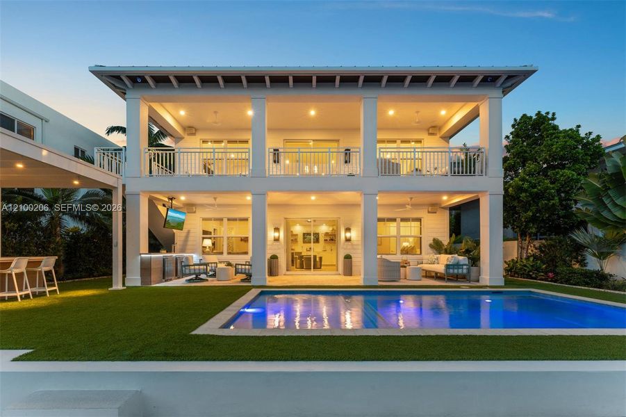 Exterior details and patio area of a home in , Tavernier (Image 46).