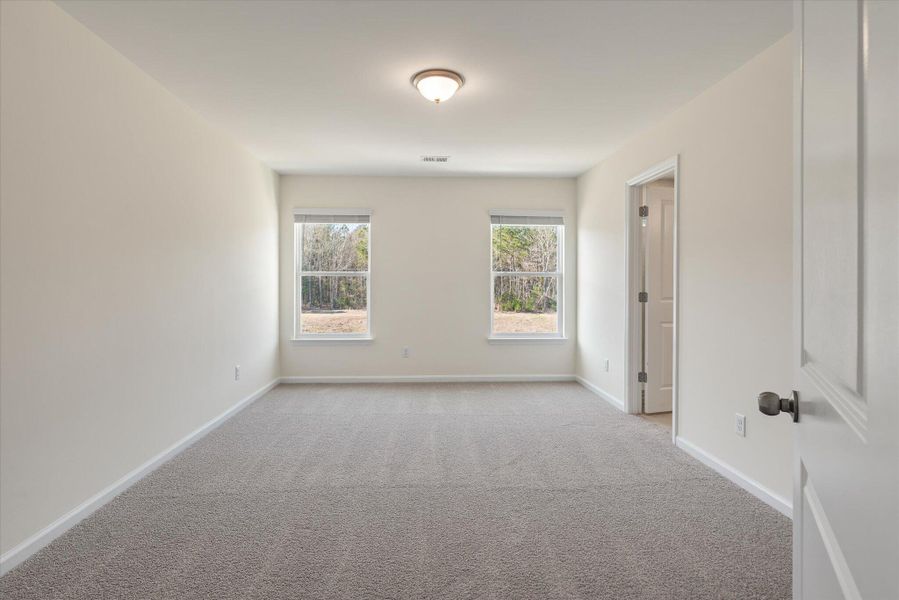 Spacious, unfurnished interior of a new home in The Landings at Montague, Goose Creek (Image 17).