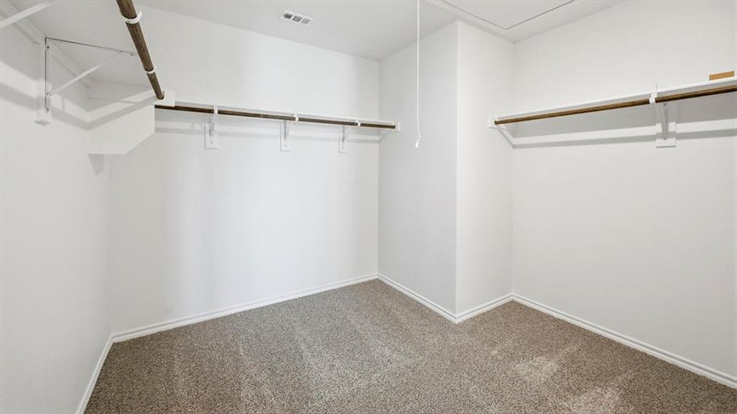 Spacious, unfurnished interior of a new home in Sweetwater Springs, Sherman (Image 17).