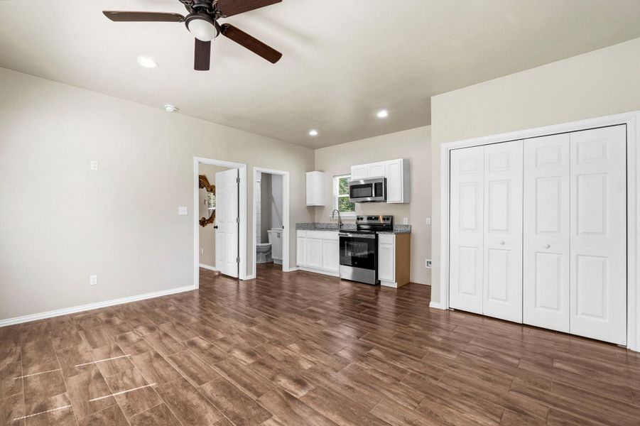 Spacious, unfurnished interior of a new home in , Livingston (Image 25).