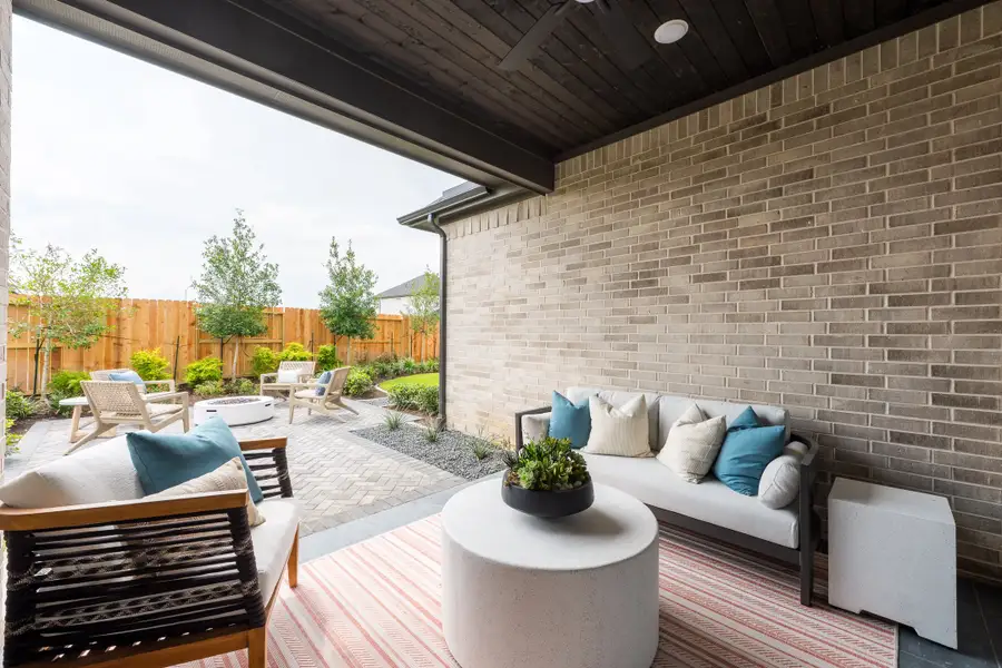 Image 6 representing the Goldeneye by Tri Pointe Homes in Tompkins Reserve, Katy, TX.