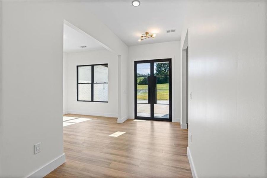 Spacious, unfurnished interior of a new home in , Lilburn (Image 35). Spacious, unfurnished interior of a new home in , Lilburn (Image 35).