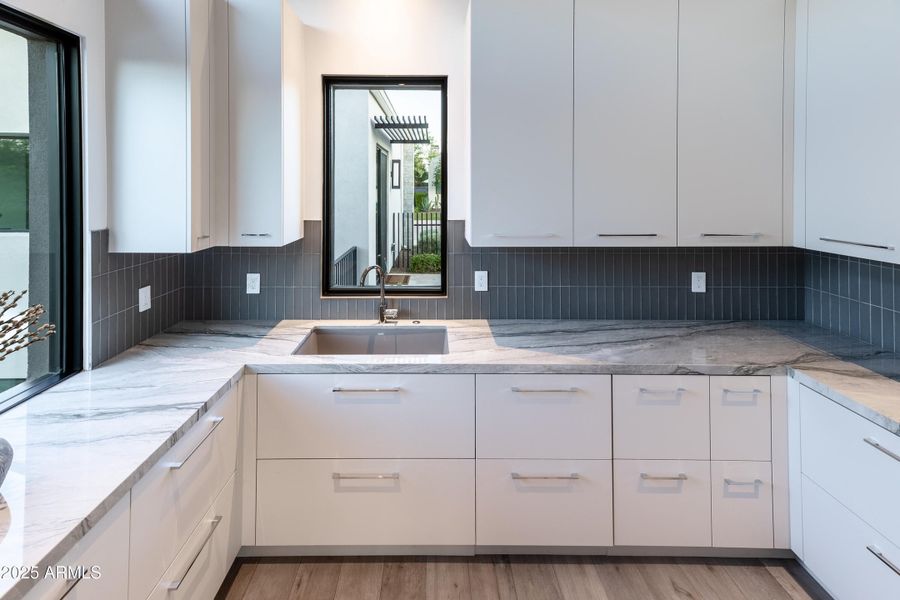 Azure_Lot25_QMI_Kitchen_Backkitchen_2