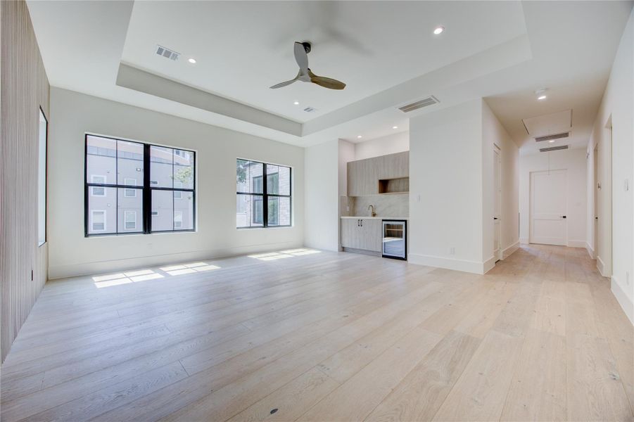 Spacious, unfurnished interior of a new home in , Houston (Image 25).