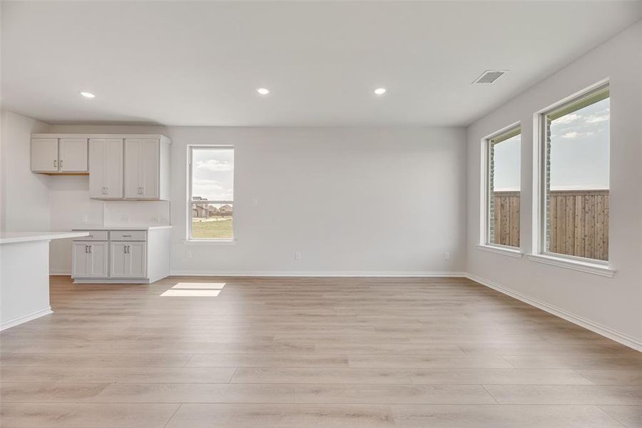 Spacious, unfurnished interior of a new home in Spiritas Ranch, Little Elm (Image 27). Spacious, unfurnished interior of a new home in Spiritas Ranch, Little Elm (Image 27).
