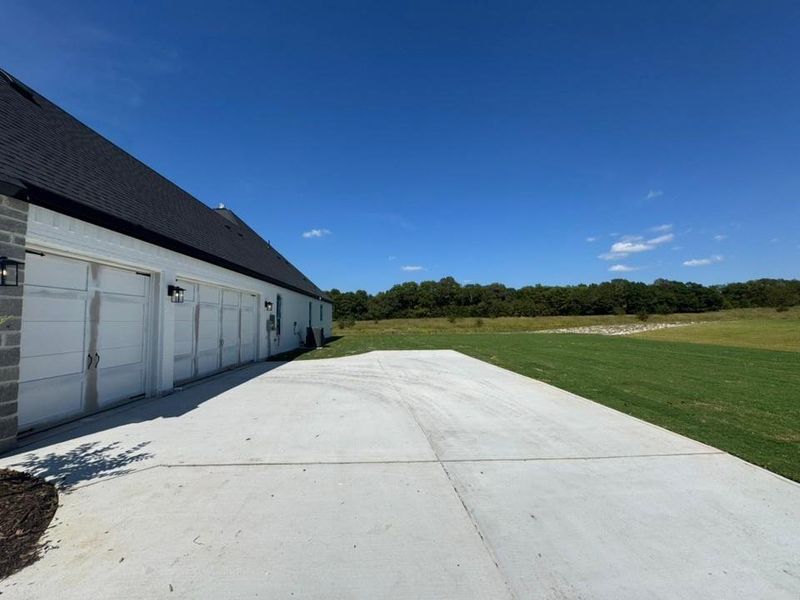 Exterior details and patio area of a home in King Crossing Estates, Van Alstyne (Image 3). Exterior details and patio area of a home in King Crossing Estates, Van Alstyne (Image 3).