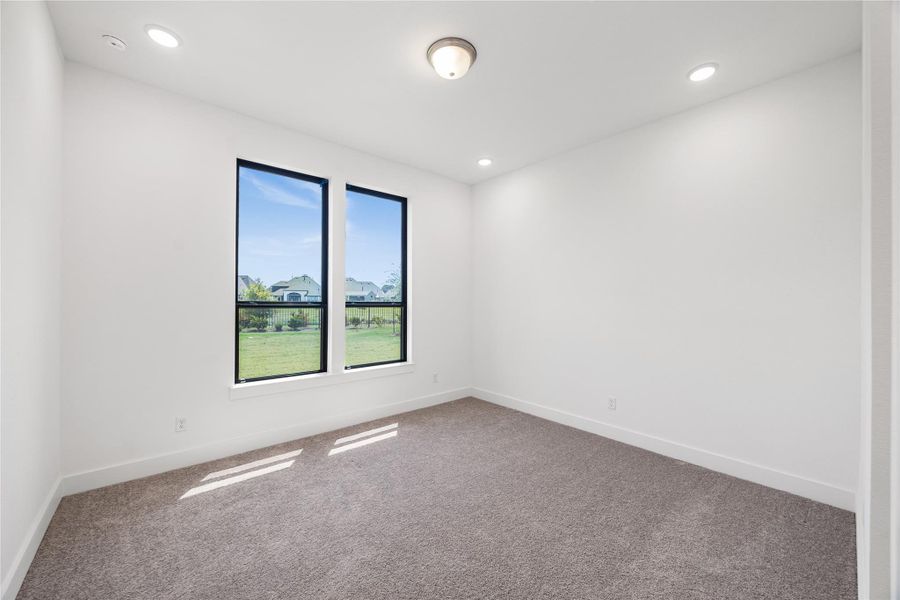 Spacious, unfurnished interior of a new home in Harvest Green, Richmond (Image 21).