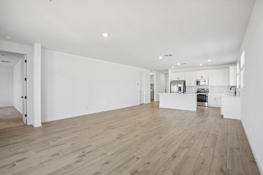 Representative images and renderings are for illustrative purposes. Actual structural options and design finishes of home may vary.