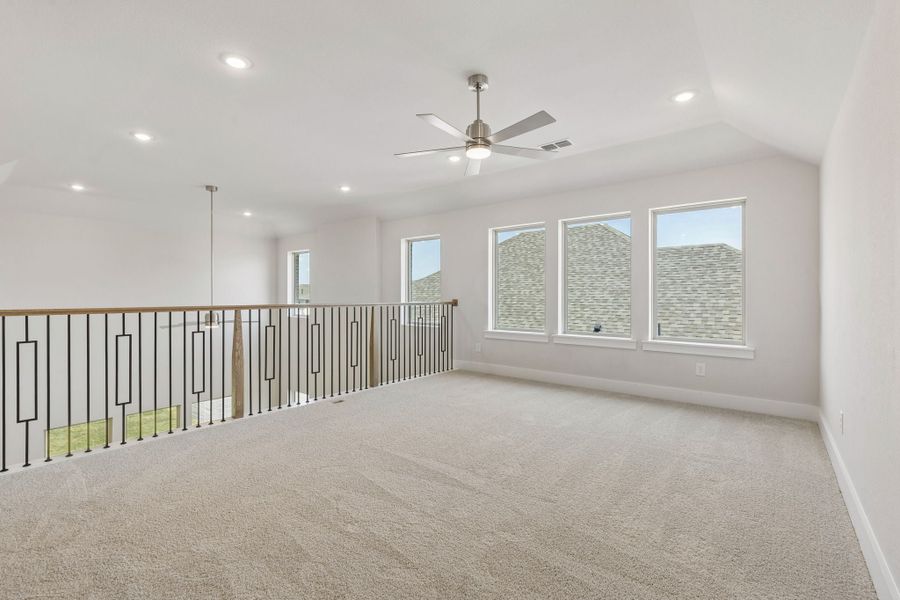 Spacious, unfurnished interior of a new home in Painted Tree Lakeside, McKinney (Image 24).