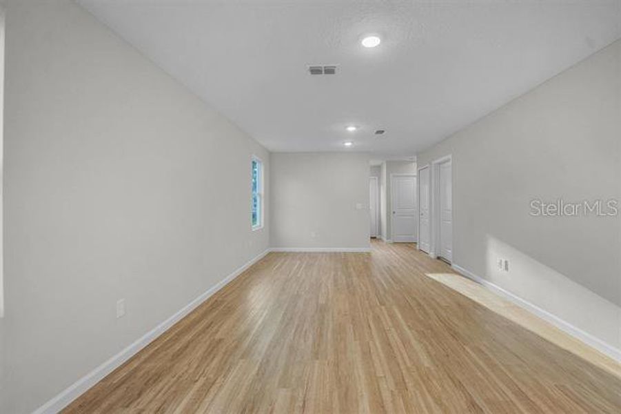 Spacious, unfurnished interior of a new home in , St. Augustine (Image 6).