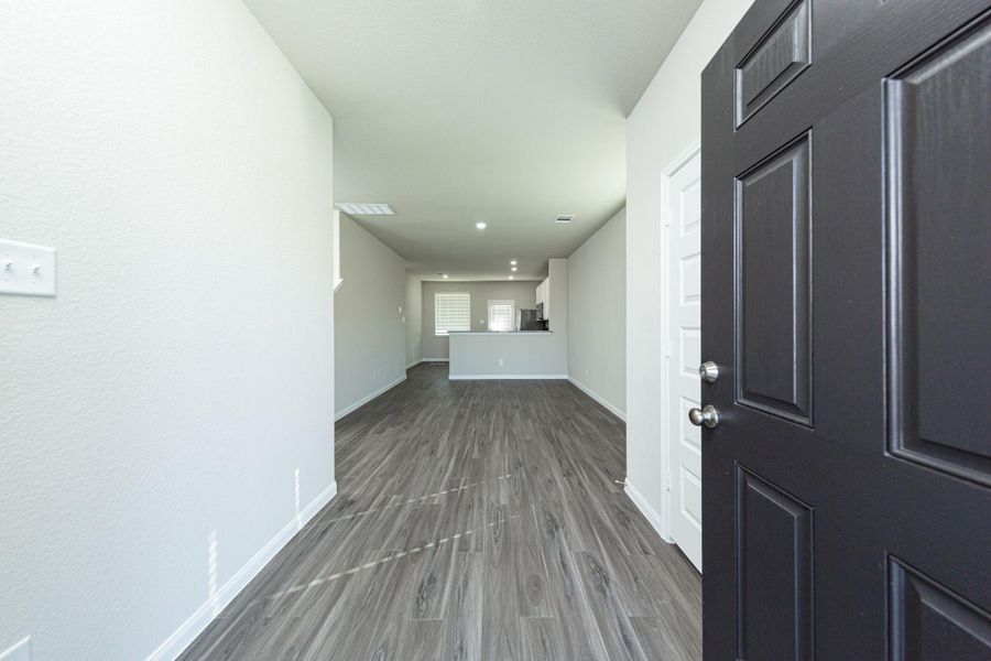 Spacious, unfurnished interior of a new home in Wayside Village, Houston (Image 23).