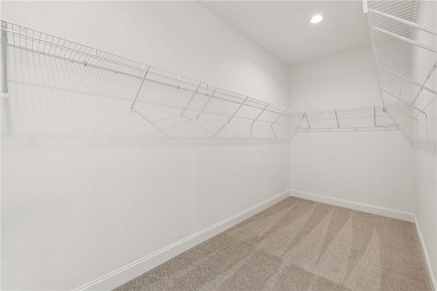 Spacious, unfurnished interior of a new home in East Harbor II at Chestatee, Dawsonville (Image 43).