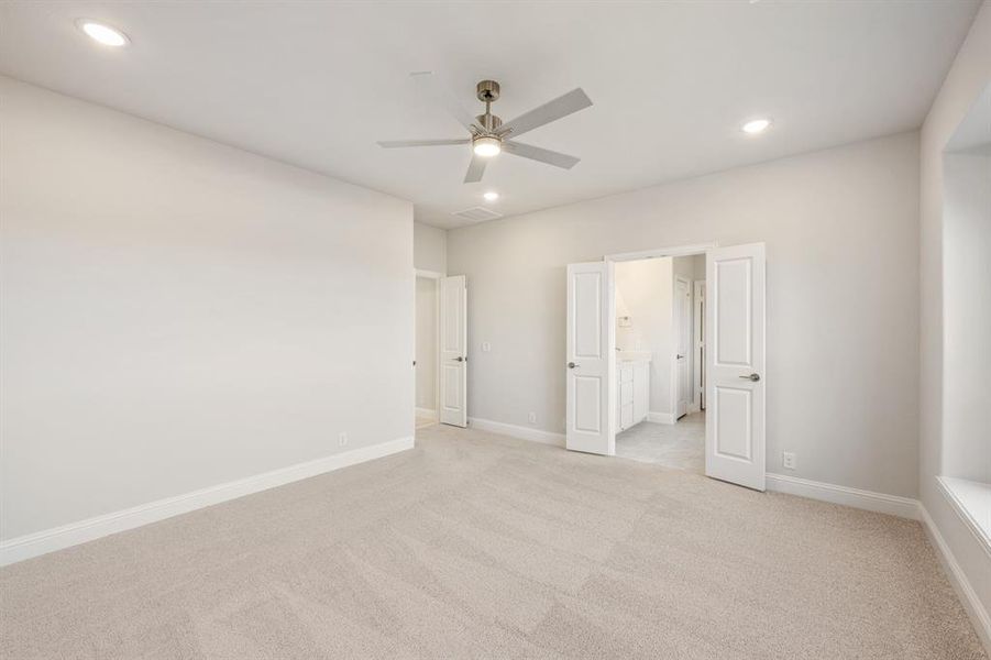 Spacious, unfurnished interior of a new home in El Dorado, Granbury (Image 34).