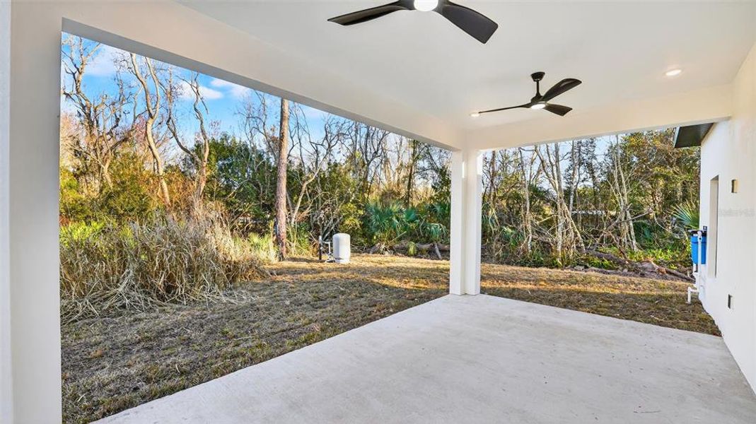 Exterior details and patio area of a home in , Debary (Image 23).